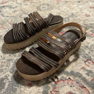 Bedstu Sandals